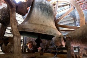 UHAPŠENI KRADLJIVCI CRKVENIH ZVONA: Zvona vraćena u crkvu, lopovi idu na sud