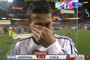 (VIDEO) U SUZAMA ZAVRŠIO MEČ: Di Marija uprkos porodičnoj tragediji igrao za Argentinu i srušio Čile