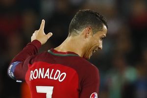 DUŠA OD ČOVEKA: Evo zašto je Kristijano Ronaldo povukao dve linije na kosi