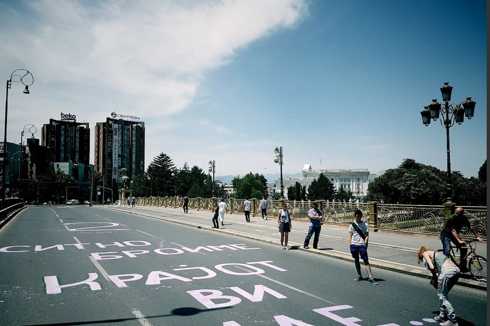 NE ODUSTAJU: Učesnici Šarene revolucije blokorali mostove u Skoplju
