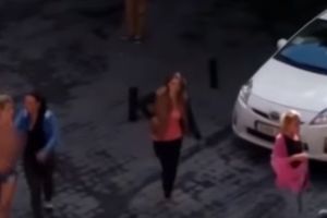 (VIDEO) TUČA U TOPLESU: Madridske prostitutke zaratile zbog mesta na ulici