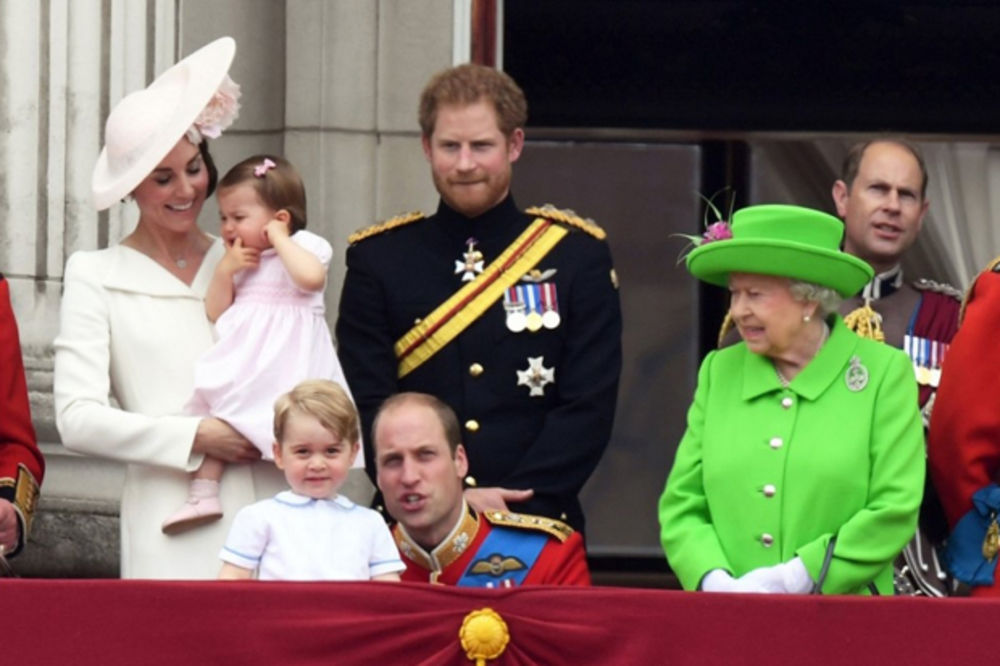 (VIDEO) Ne sme da pisne od kraljice: Elizabeta se drala na Vilijama pred celim svetom!