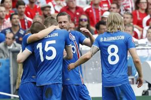 (VIDEO) RIBARI POSLALI PORTUGAL NA HRVATE: Islanđani pobedom u 94. minutu idu na Engleze!