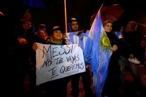 MESI OSTANI: Predsednik, Maradona i navijači traže da zvezda Barse nastavi da igra za Argentinu