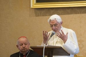 KONAČNO OTKRIVENA TAJNA SVETE STOLICE Papa Benedikt XVI abdicirao zbog Svetskog prvenstva u fudbalu!