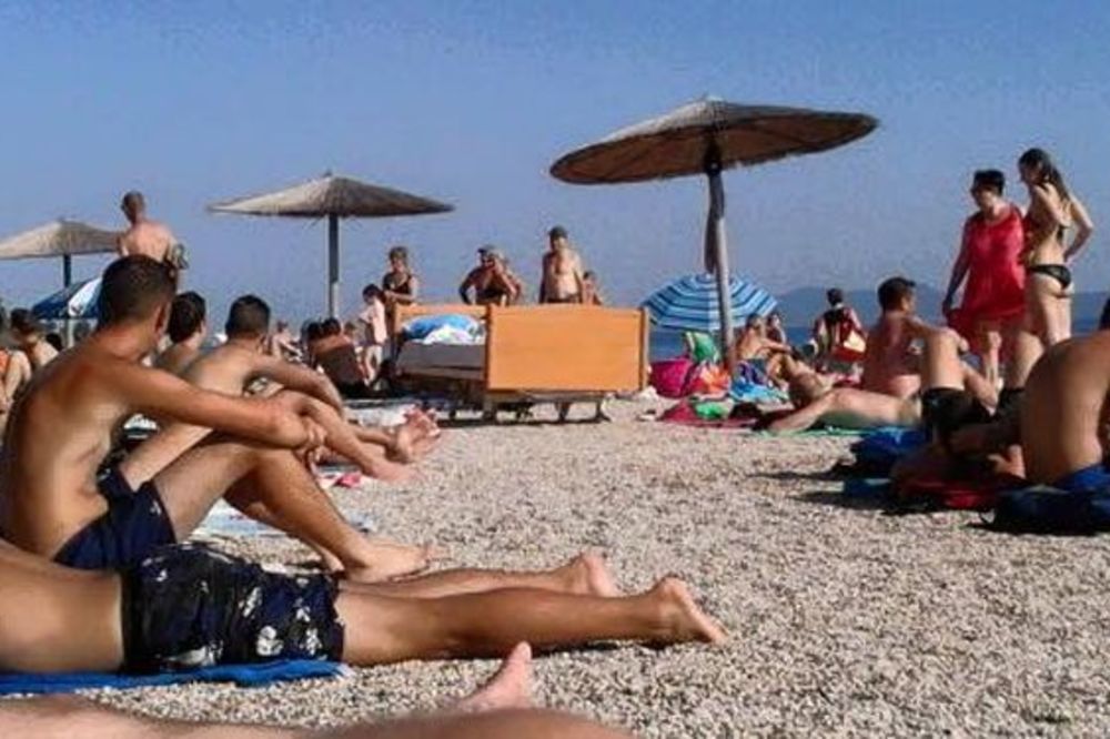 (FOTO) HIT: Evo kakvih sve ležaljki ima na zadarskim plažama!