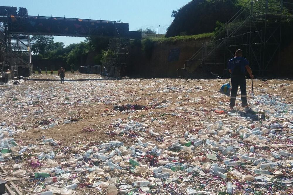 PETROVARADINSKA TVRĐAVA: Odneto više od 50 tona smeća!
