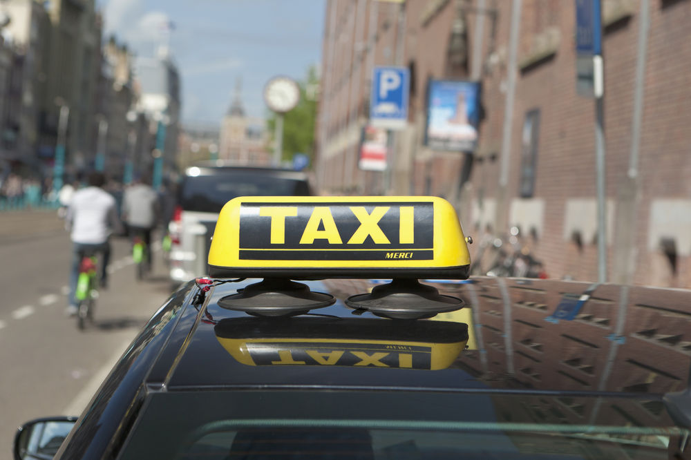 MUSLIMANI NA METI U STOKHOLMU: Taksisti mušterija umalo DOŠLA GLAVE