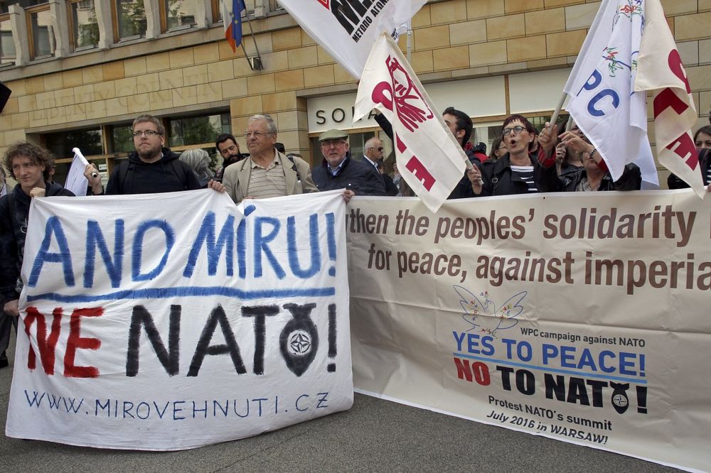(VIDEO) PROTEST U VARŠAVI: Pare za gladne, a ne za tenkove
