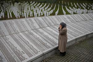 AMBASADA SAD: Oplakujemo žrtve Srebrenice, podržavamo borbu za istinu i da se nastavi potraga za nestalima