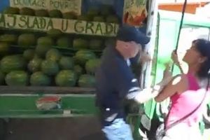 (VIDEO) EVO KAKO JE SVE POČELO: Komunalci objavili ceo snimak sukoba s prodavačicom lubenica!