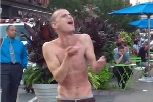 (VIDEO) UŽIVANJE ZA UŠI: Izgleda kao da je pijan, ali oduševićete se kad čujete kako peva