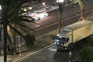 (VIDEO) GAZIO I DECU Svedok napada u Nici: Vikao sam stani pod kamionom ti je devojčica!