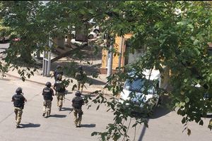 (VIDEO) NAPAD NA POLICIJSKU STANICU U KAZAHSTANU: Ubijeno 5 policajaca i jedan civil