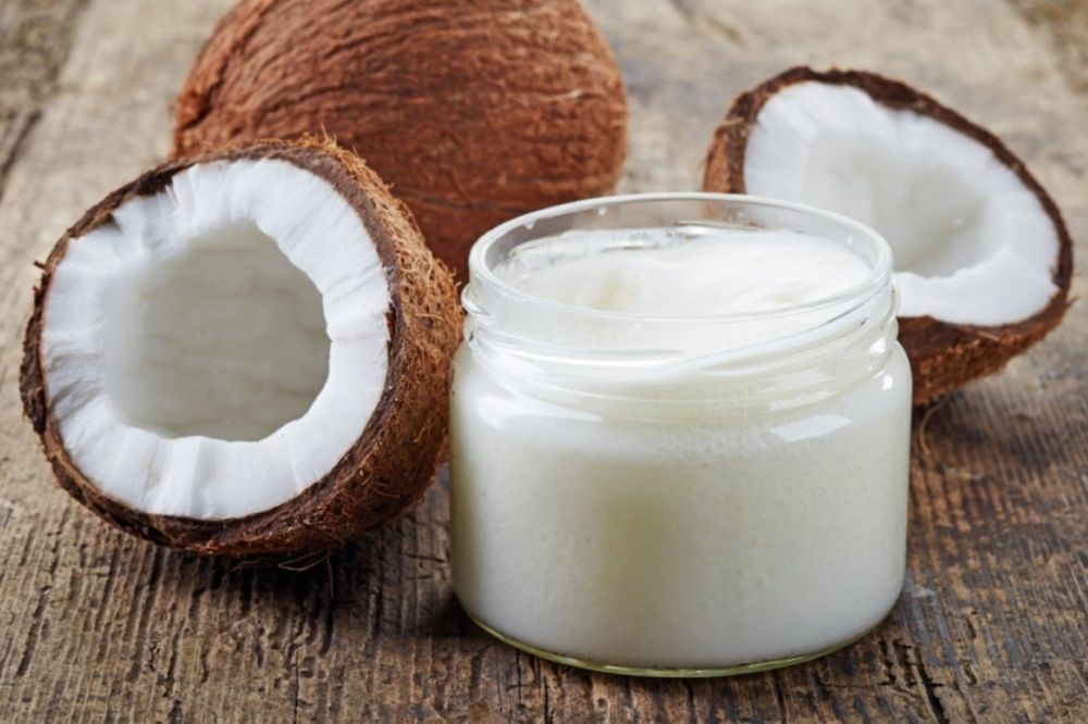 (RECEPT, VIDEO) Zašto treba da se umivate sodom bikarbonom i kokosovim uljem: Čudesni efekat!