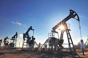 SMANJITI PROIZVODNJU: Rusi i Saudijci hoće da zavrnu pumpanje nafte još godinu dana