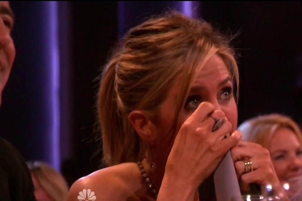 SLOMILA SE PRED NOVINARIMA: Dženifer Aniston rasplakala se na pitanje devojčice