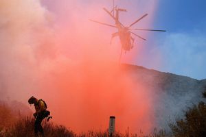 ŠIRE SE POŽARI U KALIFORNIJI: 3.000 vatrogasaca se bori sa vatrenom stihijom