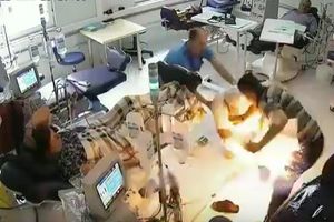 (UZNEMIRUJUĆI VIDEO) HOROR U TIRANI: Albanac zapalio pacijente, izgorelo troje ljudi!