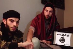 (VIDEO) ZAKLELI SE VOĐI ISLAMSKE DRŽAVE: Objavljen video napadača koji su zaklali sveštenika