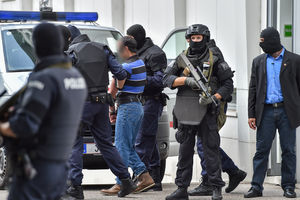 AUSTRIJA IZRUČUJE DŽIHADISTE FRANCUSKOJ: Dvojica terorista uhapšena među migranatima u  Salcburgu!