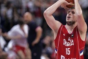 (FOTO) NEMA DALJE: Srpski košarkaš slikovito objasnio šta mu smeta u Argentini