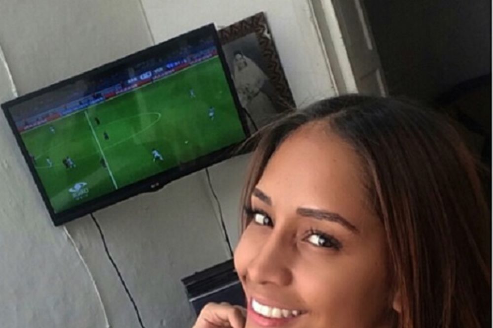 (FOTO) ŠVERCERKA: Evo zašto je seksi kolumbijska fudbalerka srećna iako je dobila 15 godina zatvora