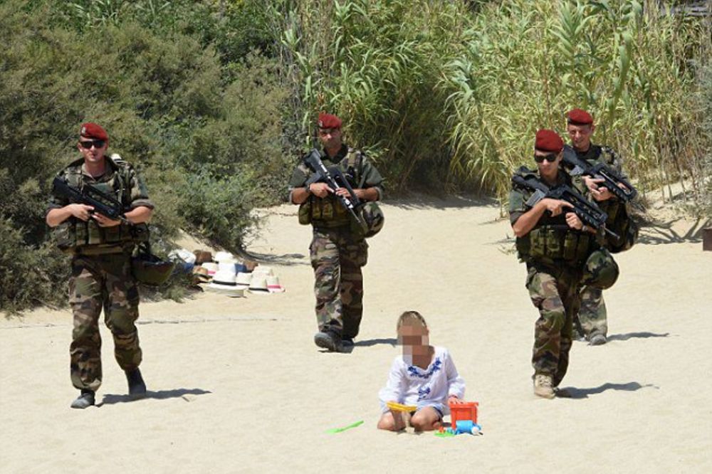 (VIDEO) NEMA OPUŠTANJA: Pogledajte kako je ovog leta na plažama francuske rivijere!