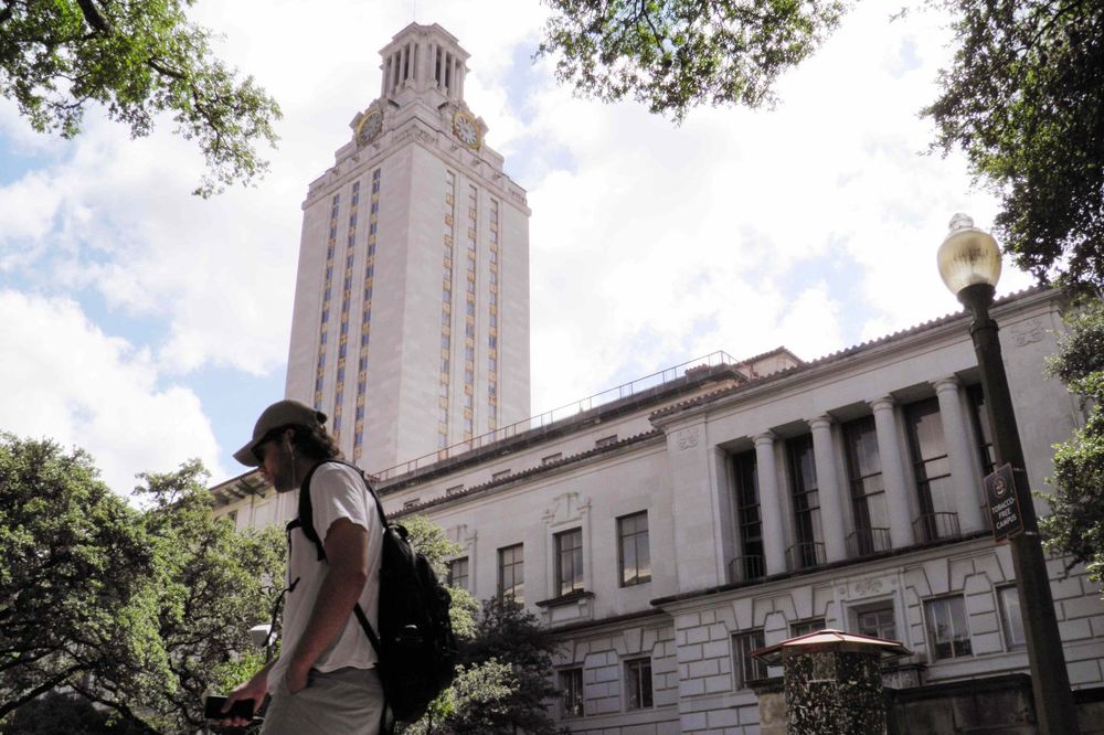 NAORUŽANI NA PREDAVANJE: Studenti u Teksasu mogu da nose oružje u kampusima