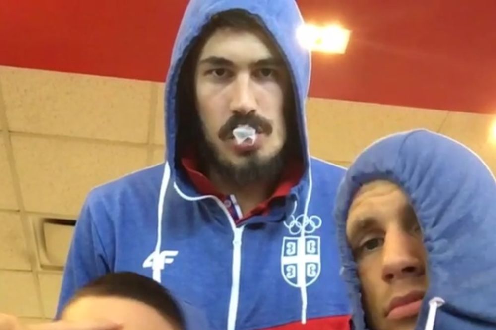 (VIDEO) ORLOVI OPUŠTENI UOČI OI: Srpski košarkaši u akciji glupiranje pred Rio