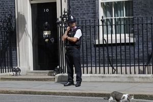 LONDON POSTAJE POLICIJSKI GRAD: Biće povećan broj naoružanih policajaca zbog straha od terorizma