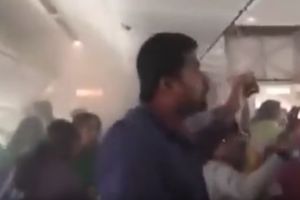 (VIDEO) STRAH, PANIKA I VRISKA: Objavljen stravičan snimak iz zapaljenog aviona u Dubaiju