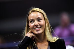 (FOTO) SRCE ZA NOLETA: Evo kako Jelena bodri Novaka tokom meča sa Žilom Simonom