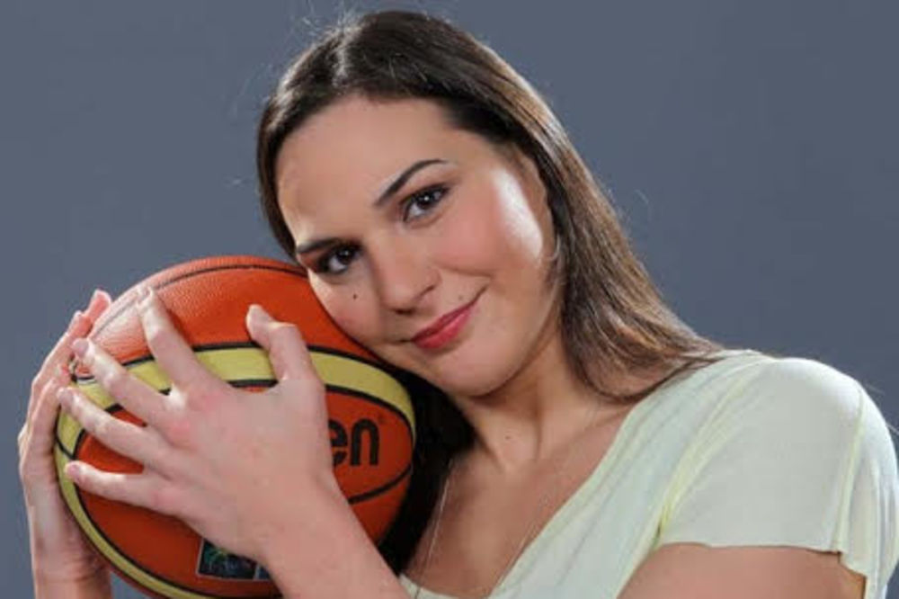 VLADARKA EVROPE: Sonja Petrović drugu godinu zaredom dobila nagradu za najbolju košarkašicu