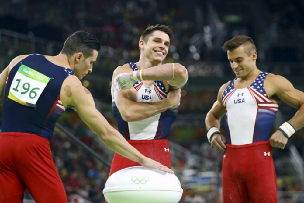(FOTO) Misterija crvenih krugova: Evo zašto ih neki sportisti u Riju imaju na koži