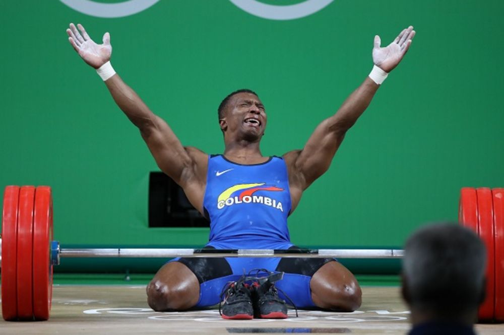 (FOTO) KOLUMBIJAC ŠOKIRAO SVE U RIJU: Evo šta je uradio olimpijski šampion pre nego što je zaplakao