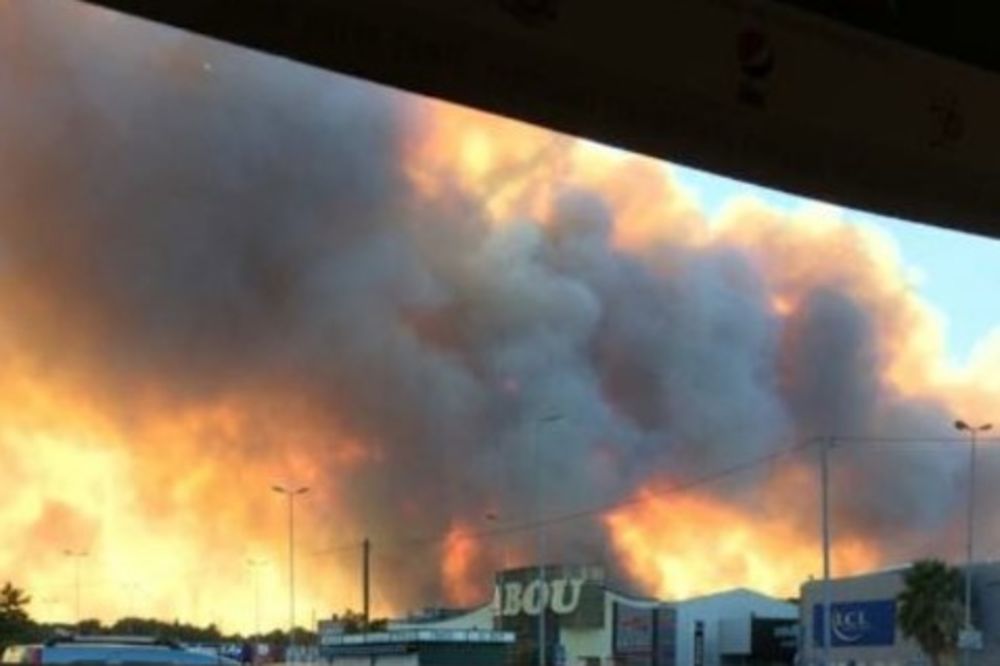 POŽARI BESNE FRANCUSKOM: 1.200 vatrogasaca se bori sa stihijom, evakuisane stotine ljudi