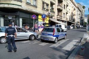 (FOTO) ČITAOCI KURIRA JAVLJAJU: Kosovska ulica u centru Beograda zatvorena za saobraćaj!