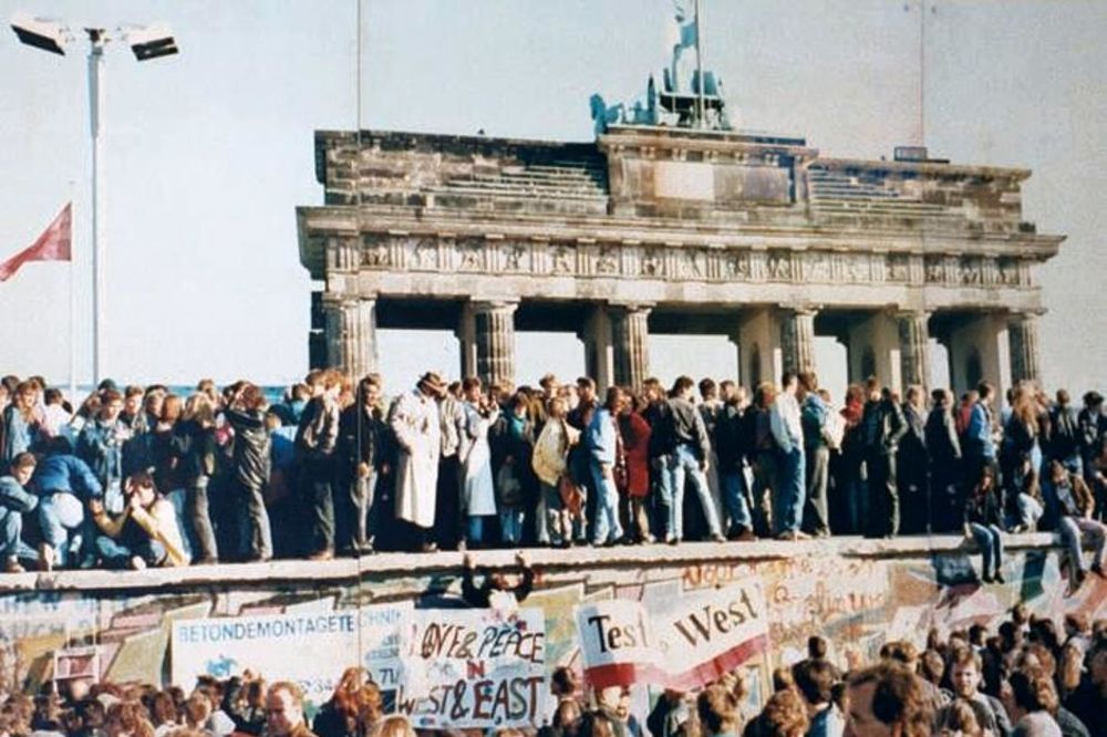 PRE 55 GODINA BERLINSKI ZID JE PODELIO SVET: Ljudi su na najneverovatnije načine stizali do slobode!