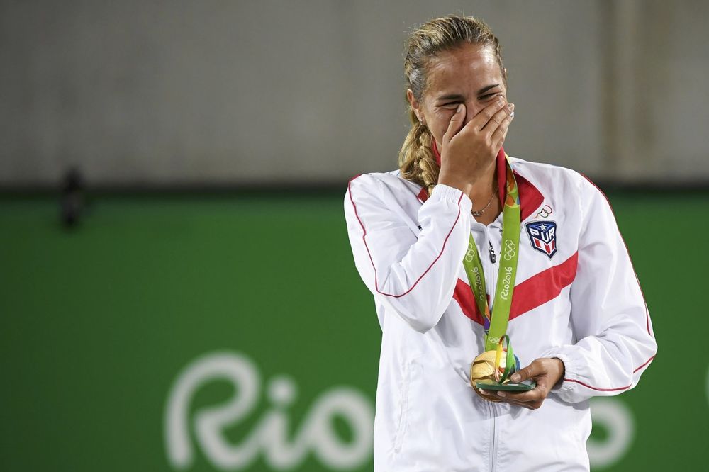 (VIDEO) SVI SU PLAKALI S NJOM: Prelepa teniserka iz Portorika donela zemlji prvo olimpijsko zlato