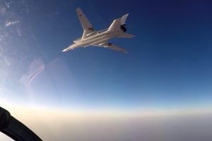 (VIDEO) UDAR NA DŽIHADISTE: Ruski bombarderi uništili 6 skladišta Islamske države