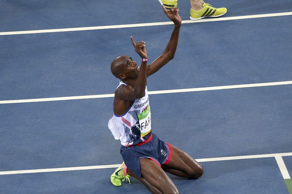 OVAJ ČOVEK JE NEUNIŠTIV: Mo Farah odbranio zlatnu medalju na 10.000 metara iako je pao tokom trke