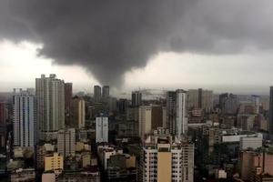 (VIDEO) TORNADO U MANILI: Oluja poharala filipinsku prestonicu