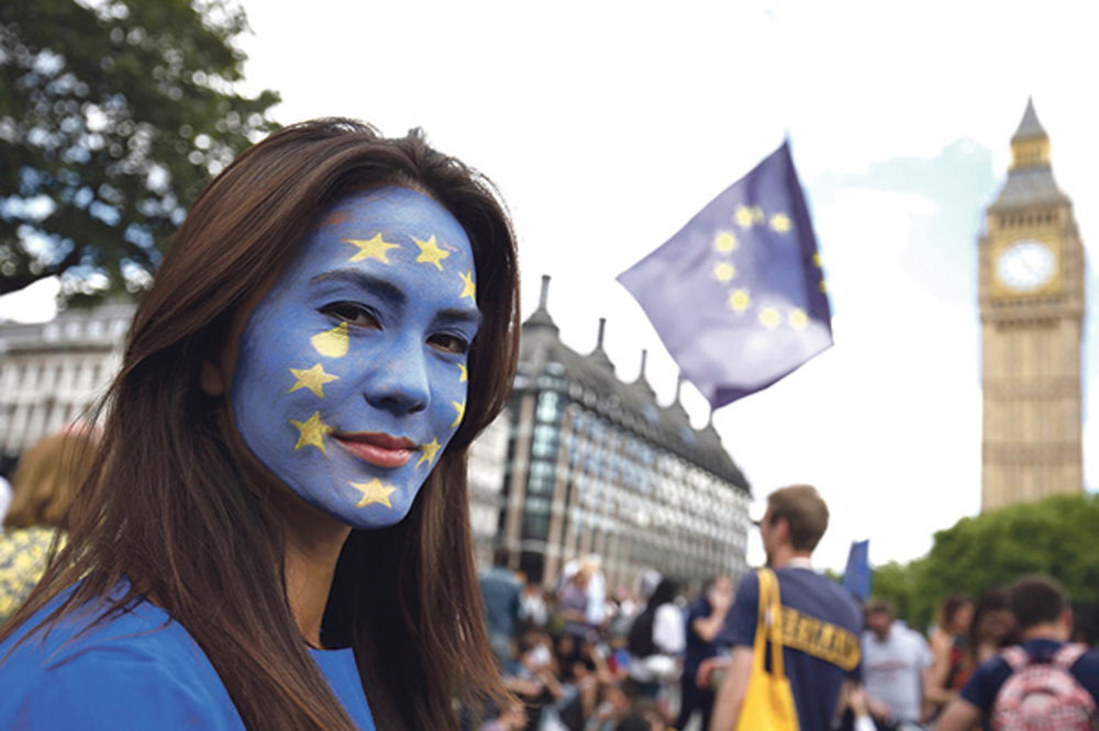 POMAMA ZA STRANIM PASOŠIMA: Britanci žele da ostanu u EU i preko ljubavnih veza, a evo i kako