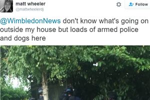 LOV NA ČOVEKA U LONDONU: Policajci uhapsili muškarca koji je vitlao oružjem po Vimbldonu