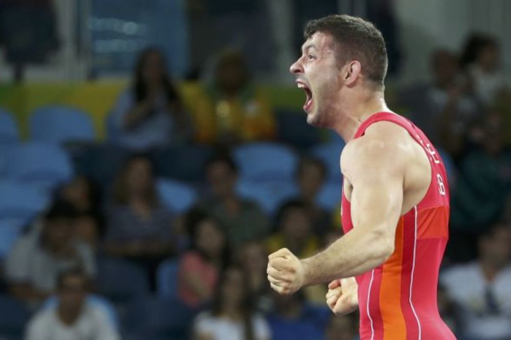 TRESE SE SRBIJA: Evo kako su naši sportisti proslavili medalju Štefaneka na OI