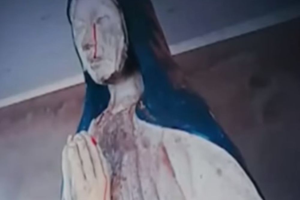 (VIDEO) ČUDO ILI PODVALA: Kip Bogorodice proplakao krv