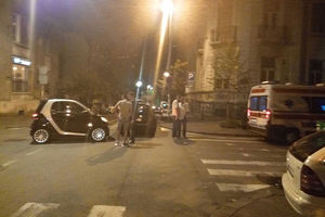 UDES U STRAHINJIĆA BANA: Smart udario taksistu zbog zaklonjenog znaka za prvenstvo prolaza