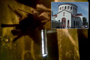 (VIDEO) TEROR U CENTRU SARAJEVA: Zapaljena pravoslavna crkva Preobraženja Gospodnjeg!