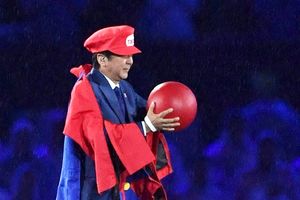 KAO U IGRICI: Japanski premijer se pojavio kao Super Mario i oduševio sve